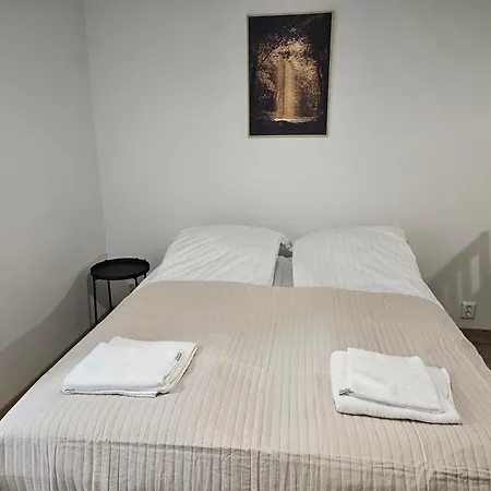 Aurora With Air Conditioning רובניימי